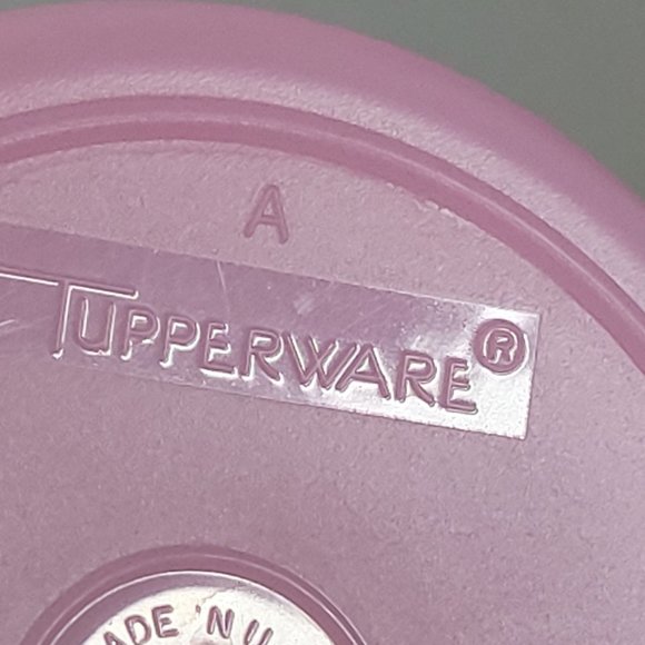 Vintage Tupperware Small Bowls Set of 5 Containers 3 Lids 1286 and 148 - Picture 9 of 12